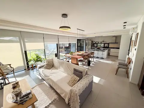 Casa 3 Dormitorios con Jardín - San Sebastián - Funes | Venta