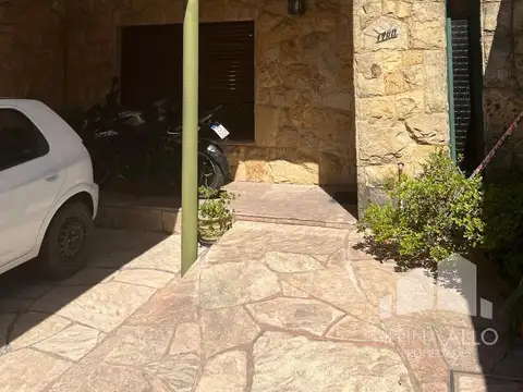 Depto Tipo Casa en Venta de 4 ambientes