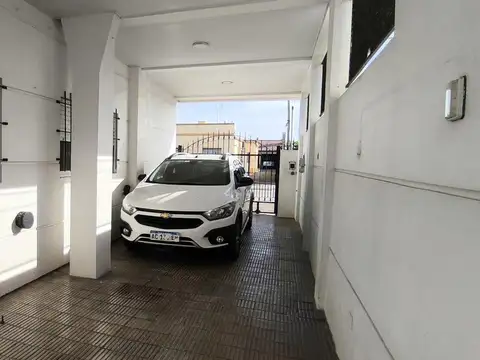 Geriátrico más departamento, Berisso.