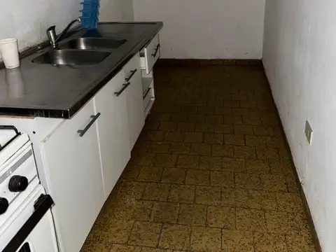 EXCELENTE GALPON 640M2 CON OFICINAS ZONA INDUSTRIAL DOS PLANTAS