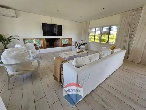 Casa 4 ambientes con 4 baños