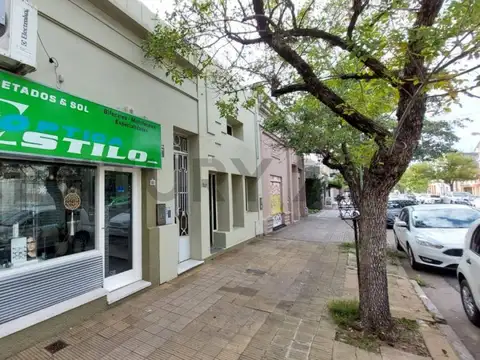 Casa y locales en venta en Rafaela, céntrico