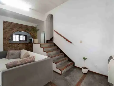 VENTA CASA 5 AMBIENTES HURLINGHAM APTO CRÉDITO