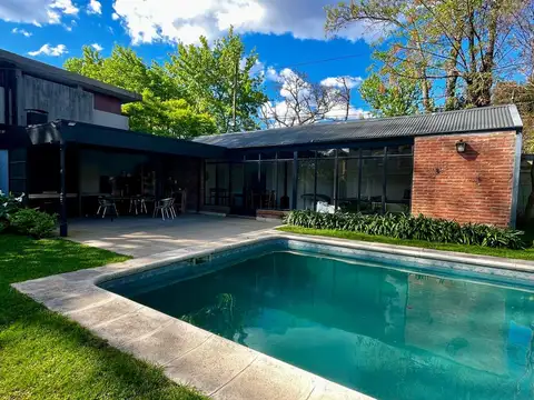 Casa 7 ambientes con 4 baños