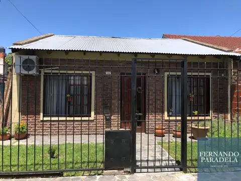 Casa en venta de 2 dormitorios c/ cochera en Villa Gobernador Udaondo
