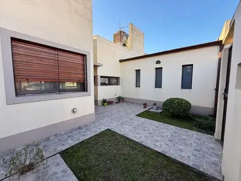 Casa en Venta calle 519 entre 212 y 213 Abasto