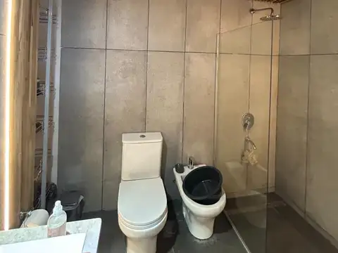 CASA 3 AMBIENTES, PATIO, COCHERA Y TERRAZA, LANUS OESTE.