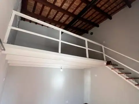 Depto Tipo Casa en Venta con 1 cocheras