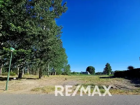 Lote en venta con fondo de laguna