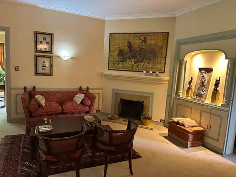 Casa en Venta con 3 cocheras