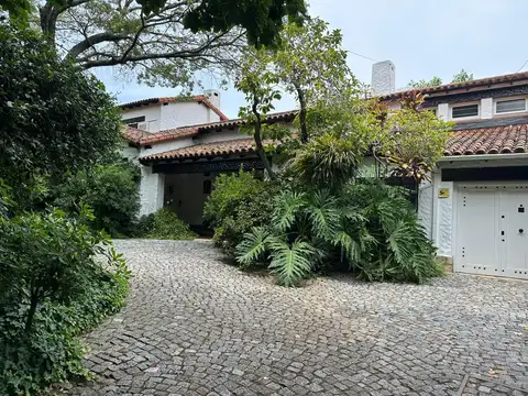 Casa en venta La Lucila 5 ambientes