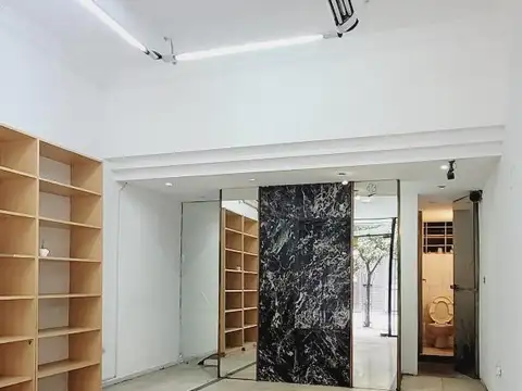 Local en Venta 65 años