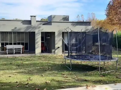 Muy Linda Casa En Barrio Cerrado El Recodo