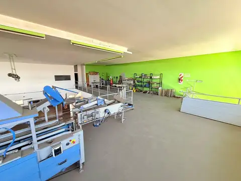 Galpon en Venta en General Roca, USD 800.000
