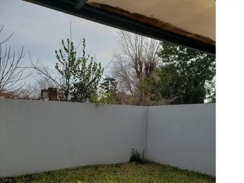 Depto Tipo Casa 3 ambientes con 2 baños