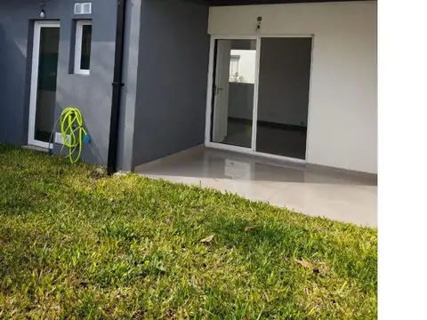 Depto Tipo Casa en Venta con 1 cocheras