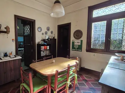 Casa 6 ambientes con 3 baños