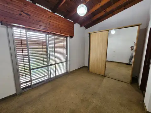 Depto Tipo Casa en Alquiler con 1 cocheras