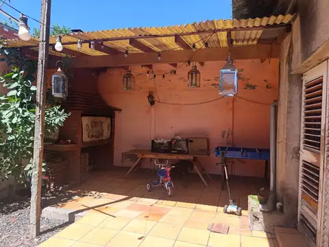 Depto Tipo Casa en Alquiler con 1 cocheras