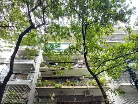 Excelente unidad de 2 ambientes reciclado de 37 metros propios totales, con balcon aire luz