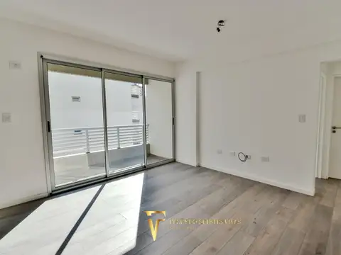 VENTA - DEPARTAMENTO - DOS AMBIENTES - BALCÓN - A ESTRENAR - LINIERS