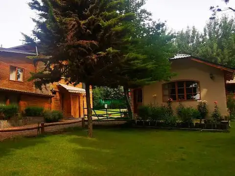 Casa en Playa Bonita Bariloche con deposito de 200m2