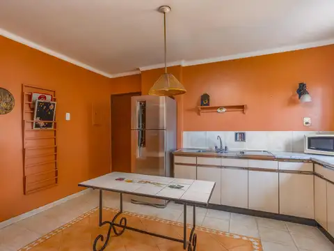 Departamento 11 ambientes con 3 baños