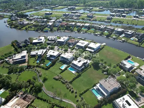 Terreno en Venta en Albanueva, USD 500.000