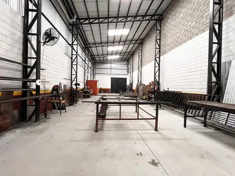 Galpon en Venta 25  mts Fondo