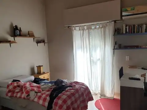 OPORTUNIDAD MUY BUEN PRECIO, chalet 4 amb en excelente ubicación TOMA PROPIEDAD HASTA U$S 50.000