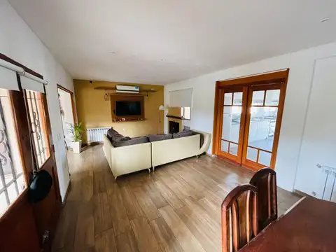 Casa 6 ambientes con 3 baños