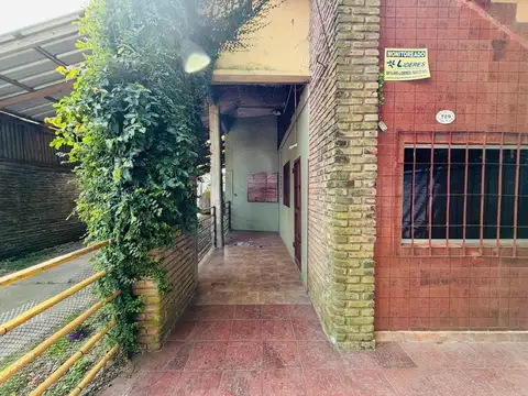 CASA VENTA LONGCHAMPS GARAGE MAS LOCAL Y DEPOSITO