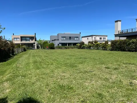 lote en venta interno barrio Ceibos Puertos