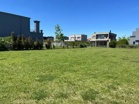 Terreno en Venta en Puertos - Barrio Ceibos, USD 130.000