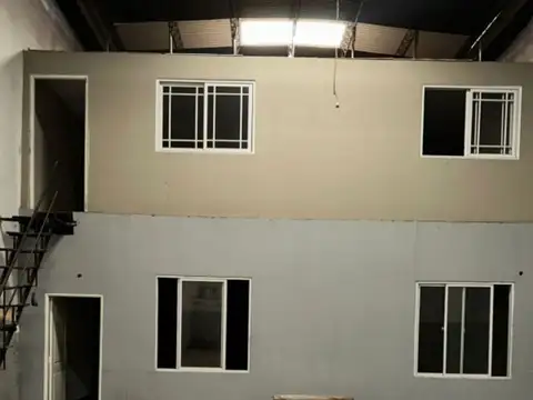 Galpon en Alquiler en Lomas Del Mirador, $ 2.500.000