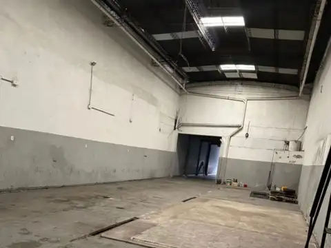 ALQUILER DE GALPON DE 340M2 EN LOMAS DEL MIRADOR