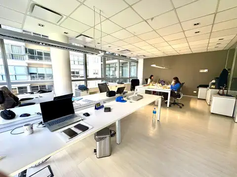 Oficina 5 ambientes con 2 baños