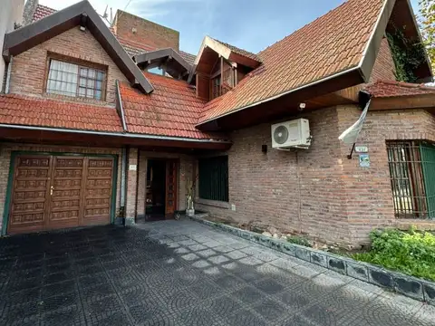 Excelente casa 5 ambientes