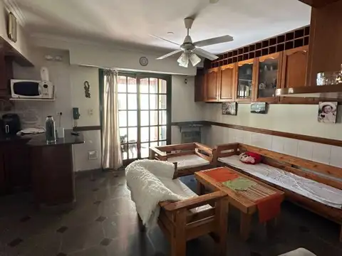Casa 5 ambientes con 3 baños
