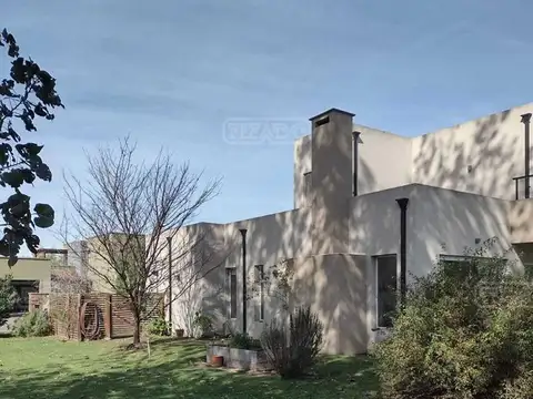 Casa en Alquiler de 3 dormitorios