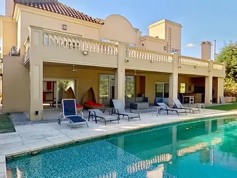 Casa en Venta de 5 dormitorios