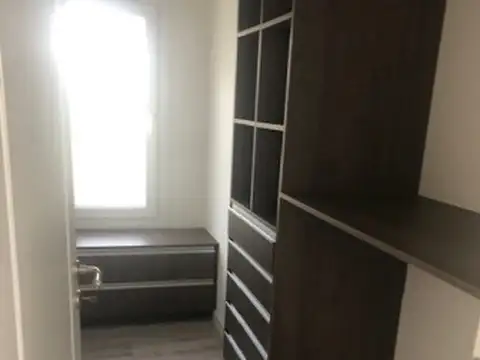 HARAS DEL SUR IV VENDO EXCELENTE CASA  400MTS 2 CUBIERTOS LOTE 2100 ACCESO A DOS CALLES -