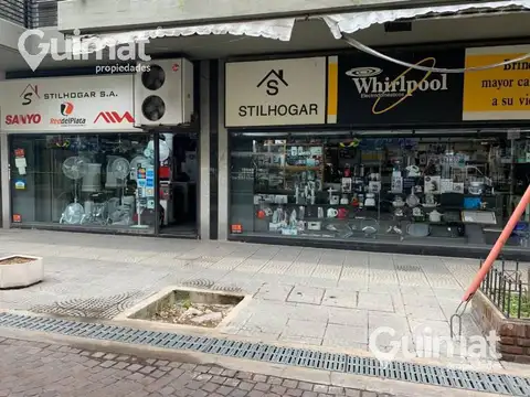 EXCELENTE LOCAL CON 12 MTS DE FRENTE SOBRE BOULEVARD CHARCAS