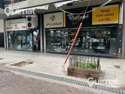 EXCELENTE LOCAL CON 12 MTS DE FRENTE SOBRE BOULEVARD CHARCAS