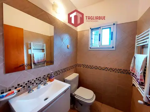 Casa 4 ambientes con 1 baño