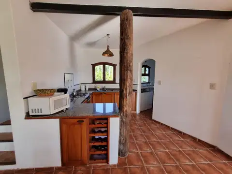 Casa 5 ambientes con 2 baños