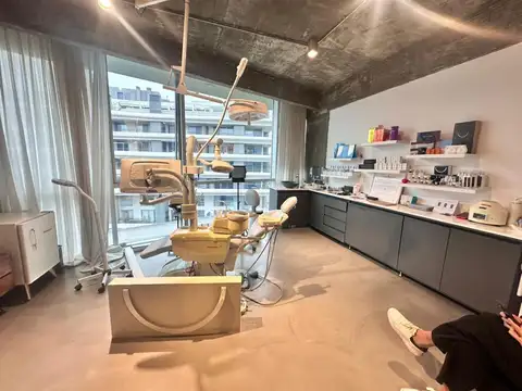 Oficina en Alquiler con 1 cochera