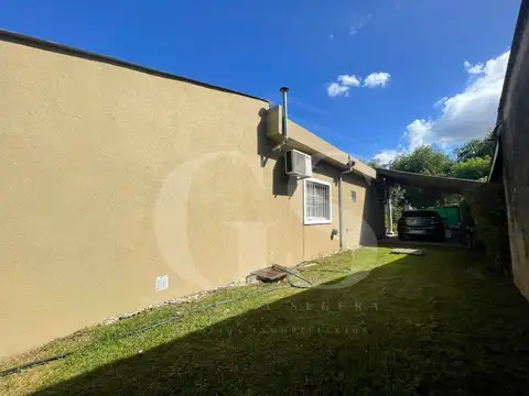 CASA 3 AMBIENTES EN MUY BUEN ESTADO CON PARRILLA Y AMPLIO JARDIN A MTS DE PANAMERICANA 2000