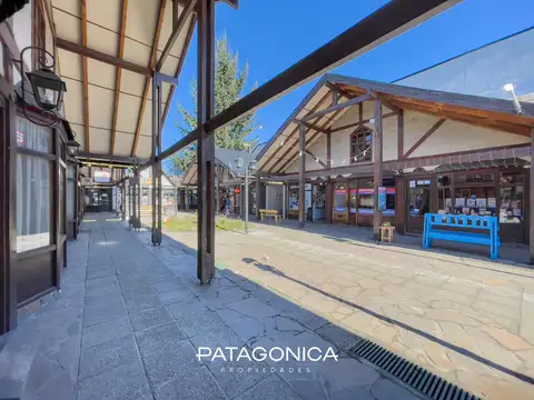 VENTA 7 locales en block o individuales en galería sobre Av. Arrayanes, Villa La Angostura
