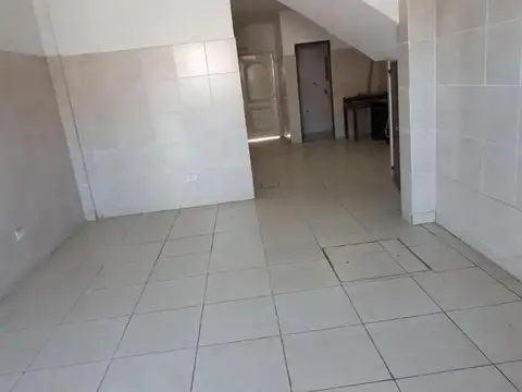 Local en Venta en Isidro Casanova, USD 55.000